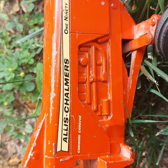 Allis-Chalmers Vintage Toy Tractor - Picture 4 of 6